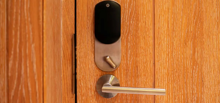 Automatic Locking Door Knob Cutler